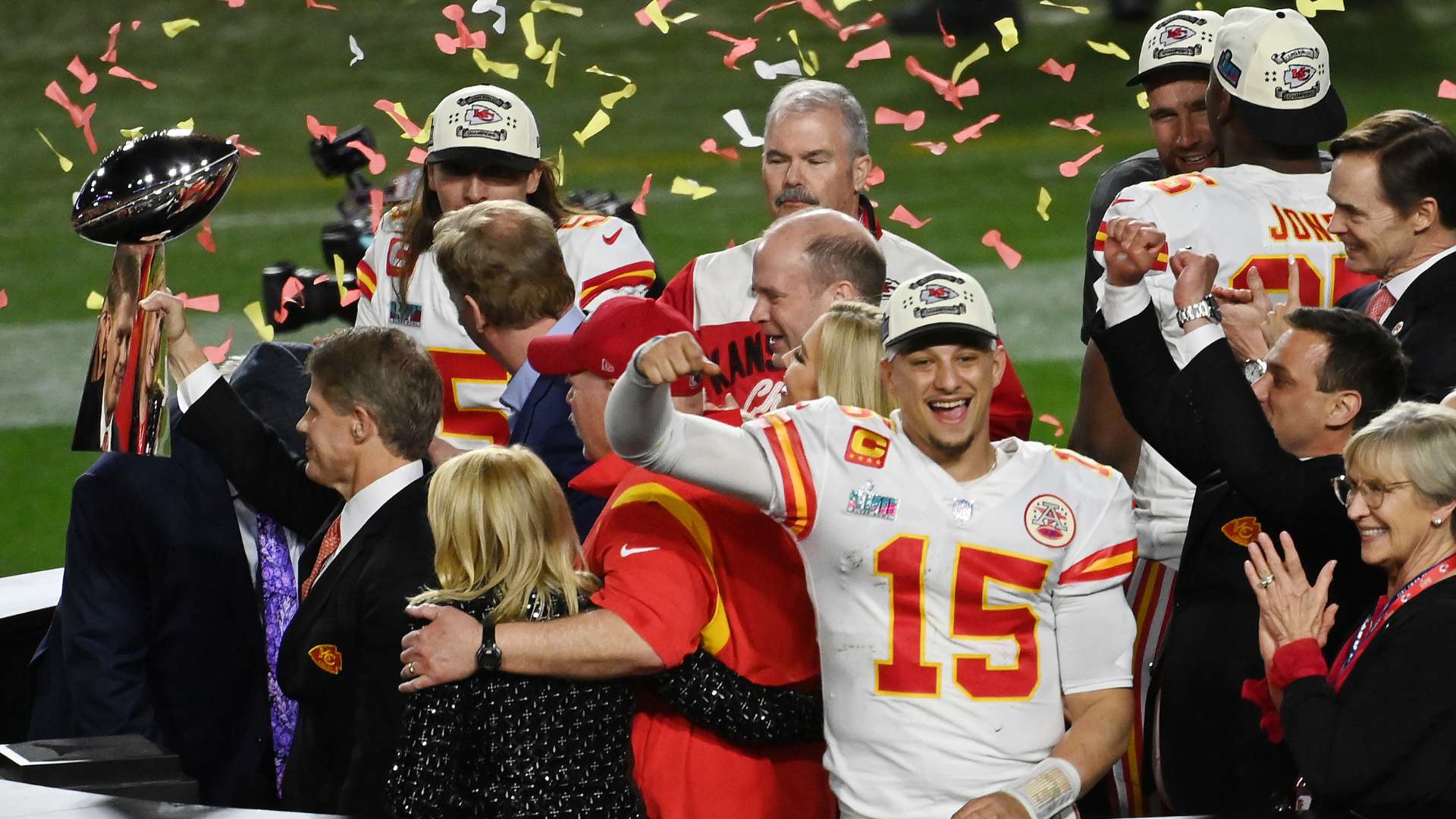 西亚卡姆29+7难救主，杜伦31+15助活塞豪取10连胜轻取步行者